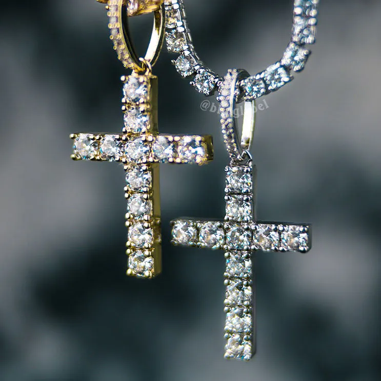 18K Gold Premium Cross Pendant Necklace