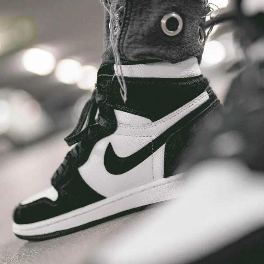 Air Jordan 1 Black White Womens