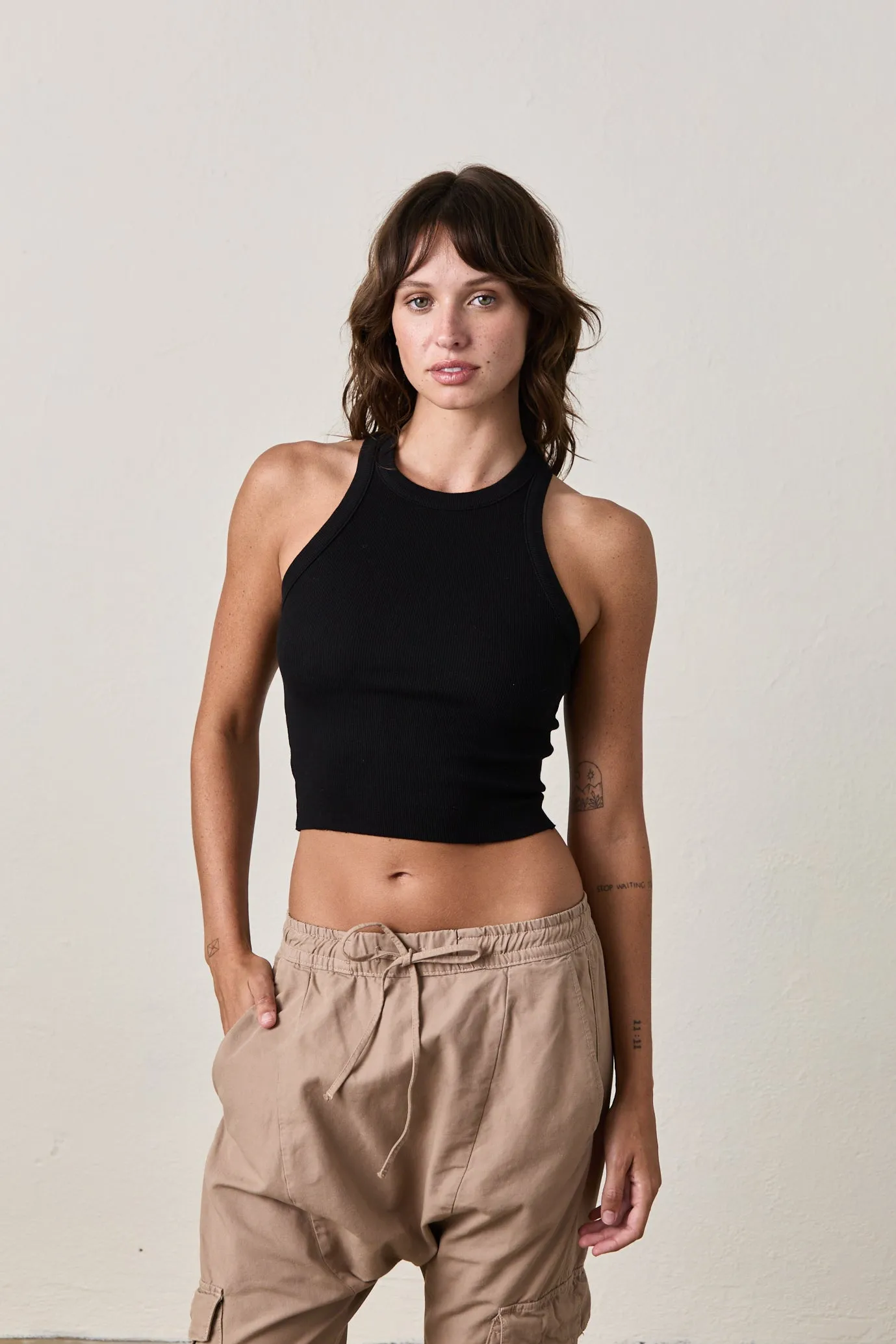 AMAYA CROP TANK / BLACK