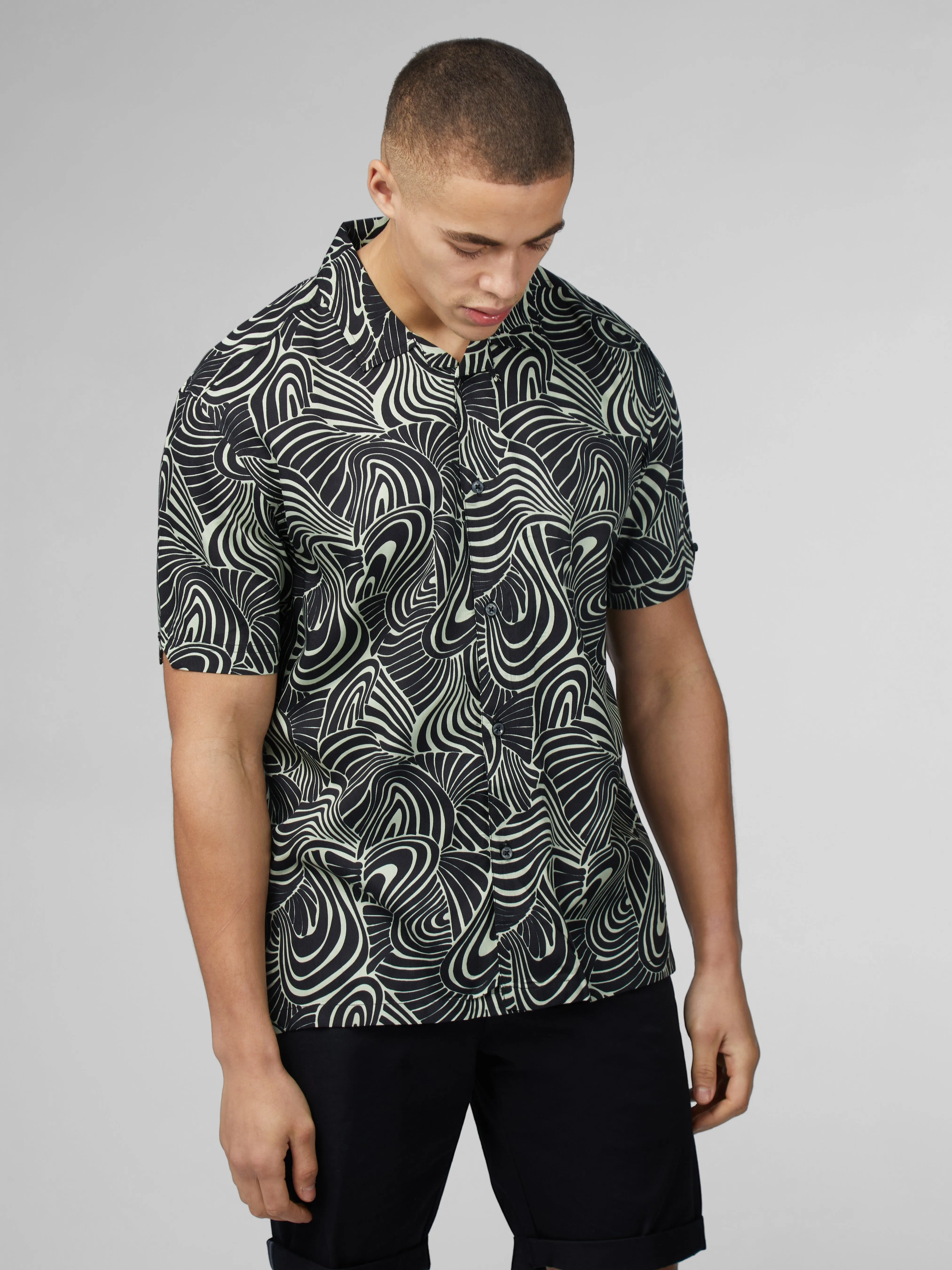 B by Ben Sherman Psychedelic Swirl Print - Mint