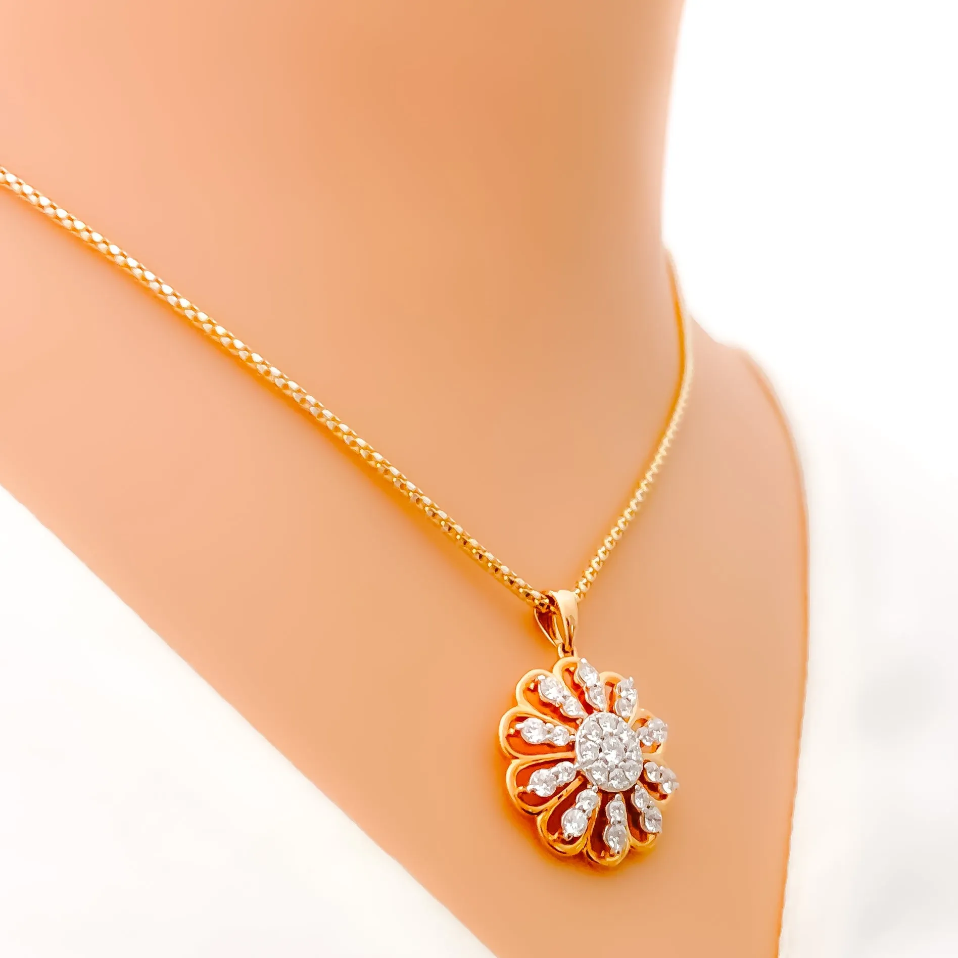 Blooming Flower 18k Rose Gold   Diamond Pendant Set