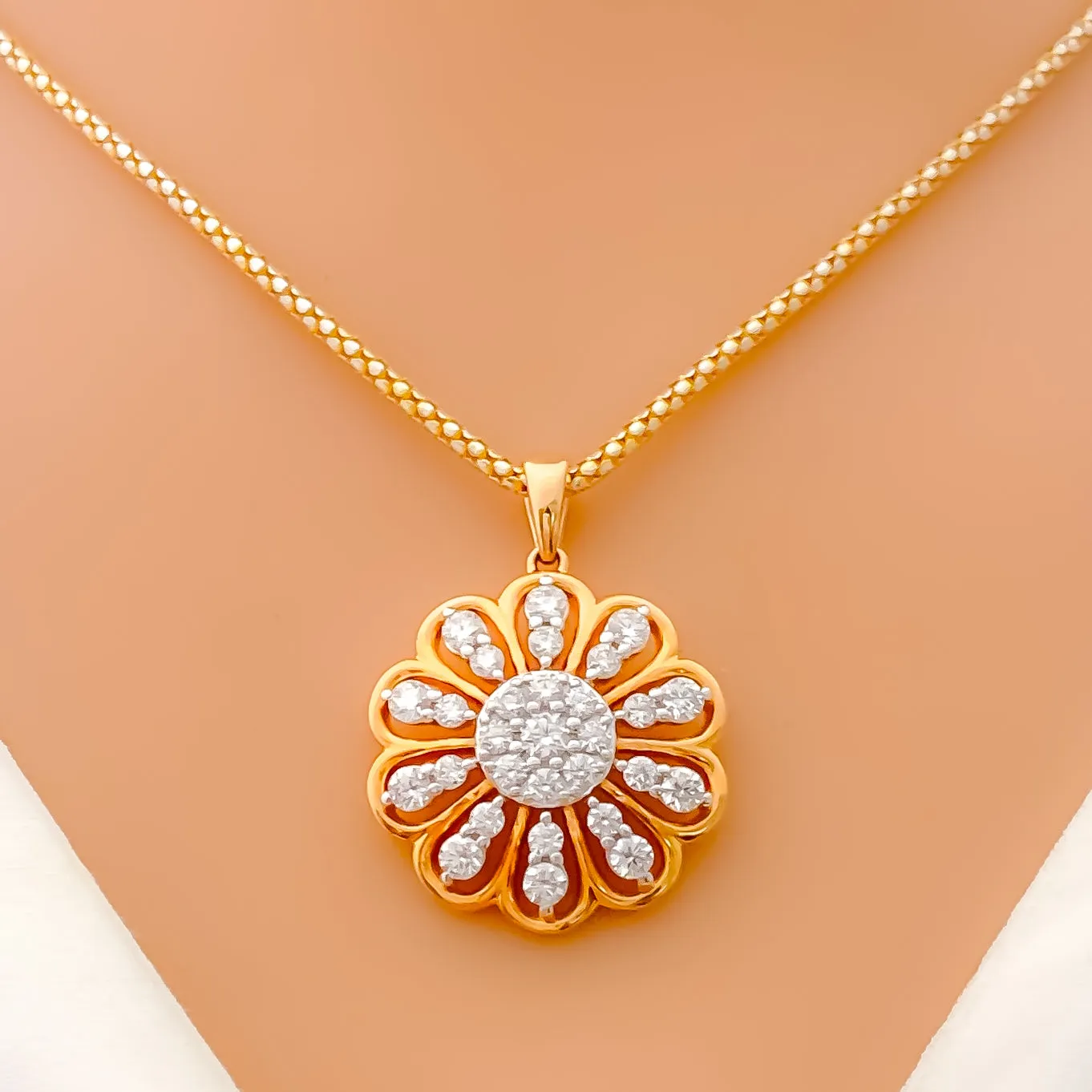 Blooming Flower 18k Rose Gold   Diamond Pendant Set