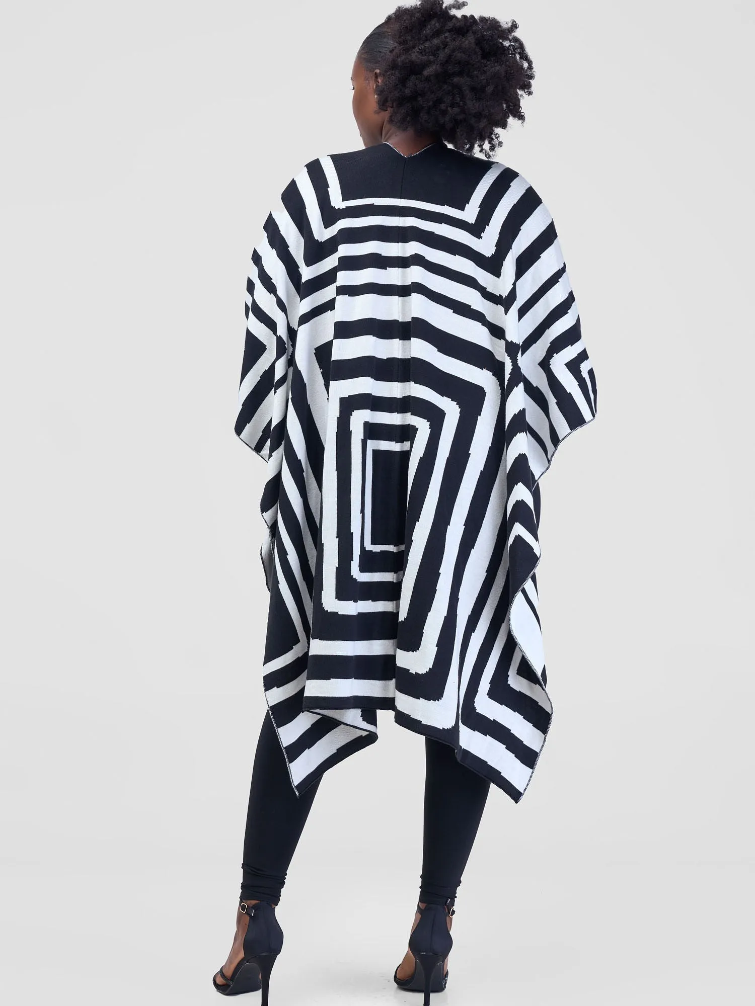 Vivo Reversible Printed Poncho -Black / Off-white Bustani Print