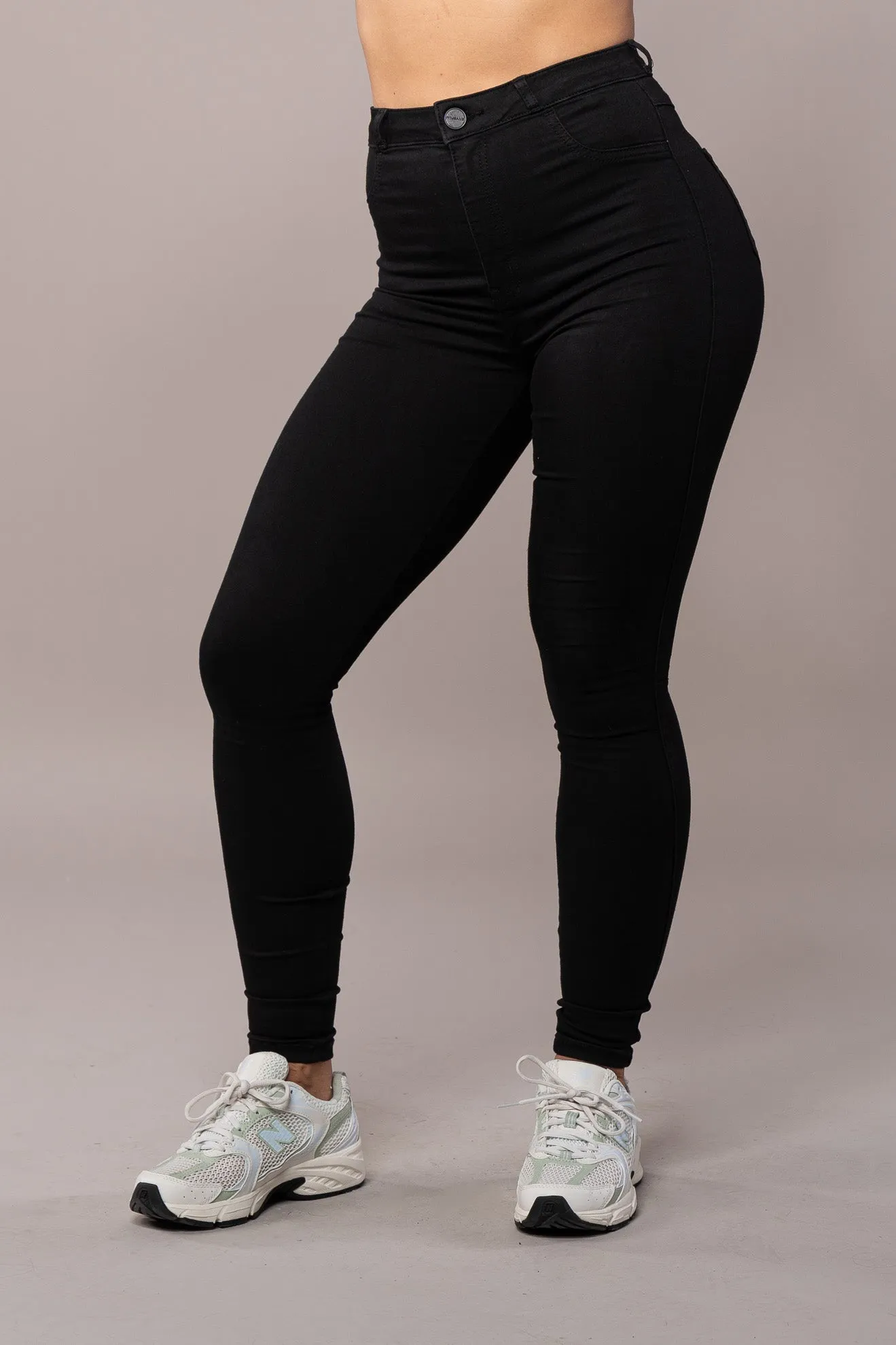 Womens Contour Fitjeans - Black